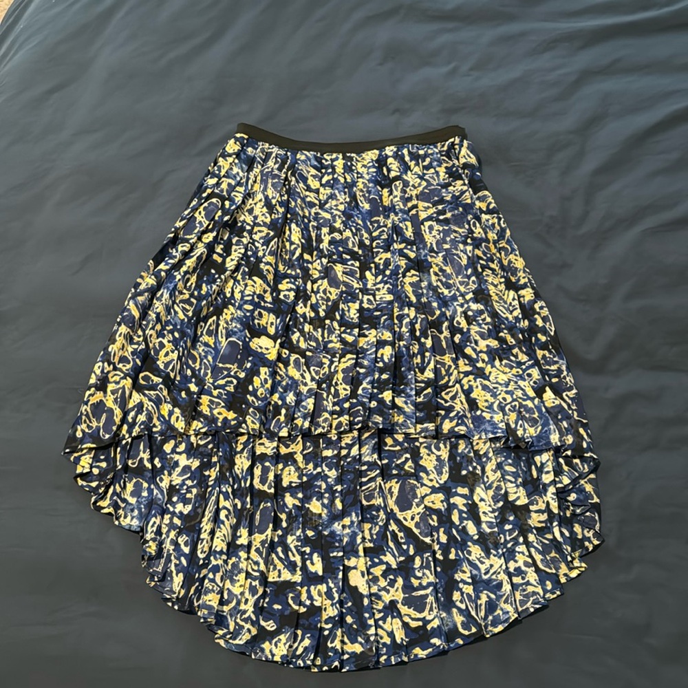 Topshop pleated hi-low skirt (used in good condition)